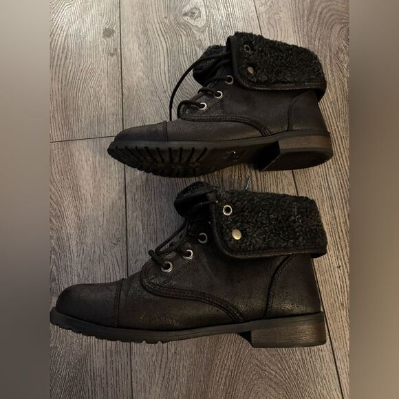 Seychelles Stylish Black combat Boots with Knit Cuff NWOT - Picture 1 of 12
